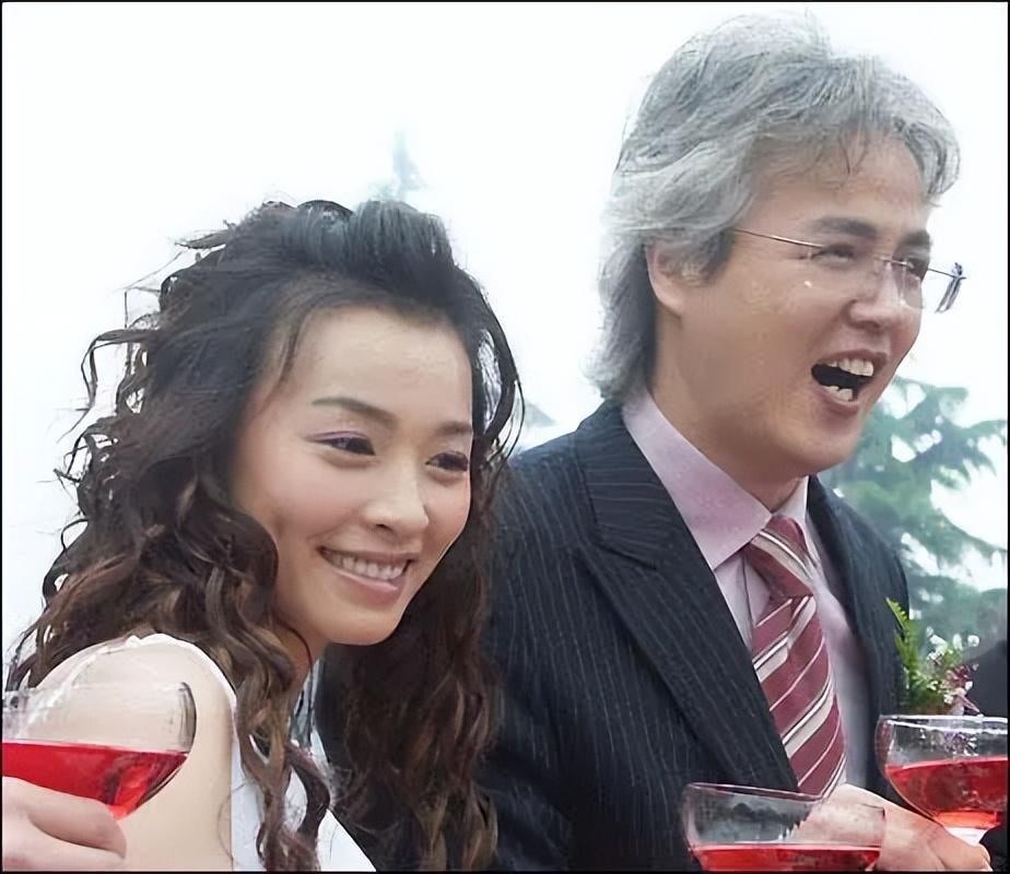 張庭夫婦恩愛如初，事業(yè)再攀高峰，近況一覽！