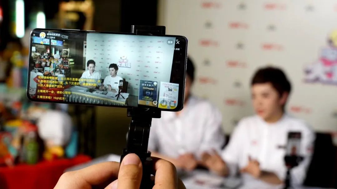 小紅書分享，手機直播如何放映電影，打造視聽盛宴攻略！
