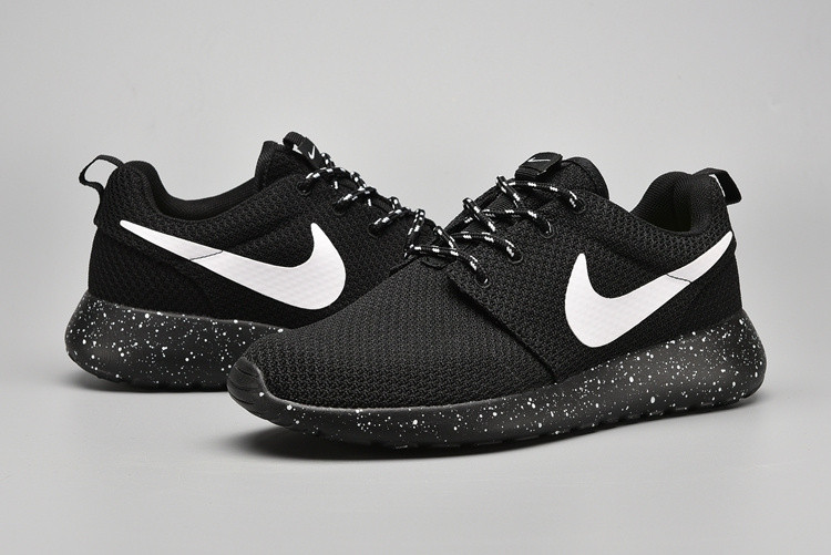 耐克新款運動鞋上市，時尚科技背后的商業(yè)策略探討