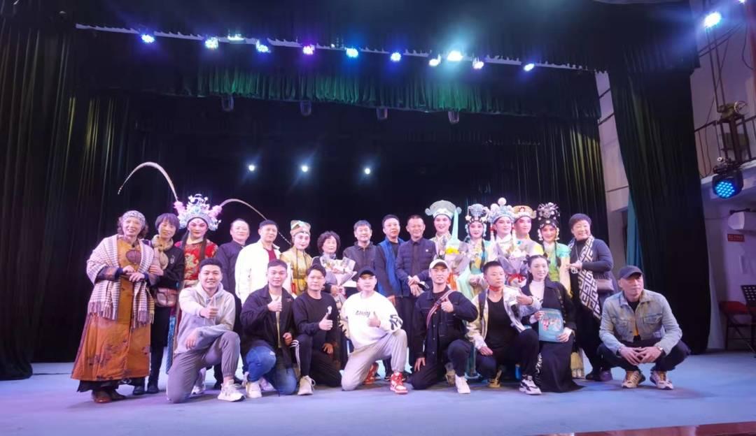 井溪演員，演藝之路的閃耀之星