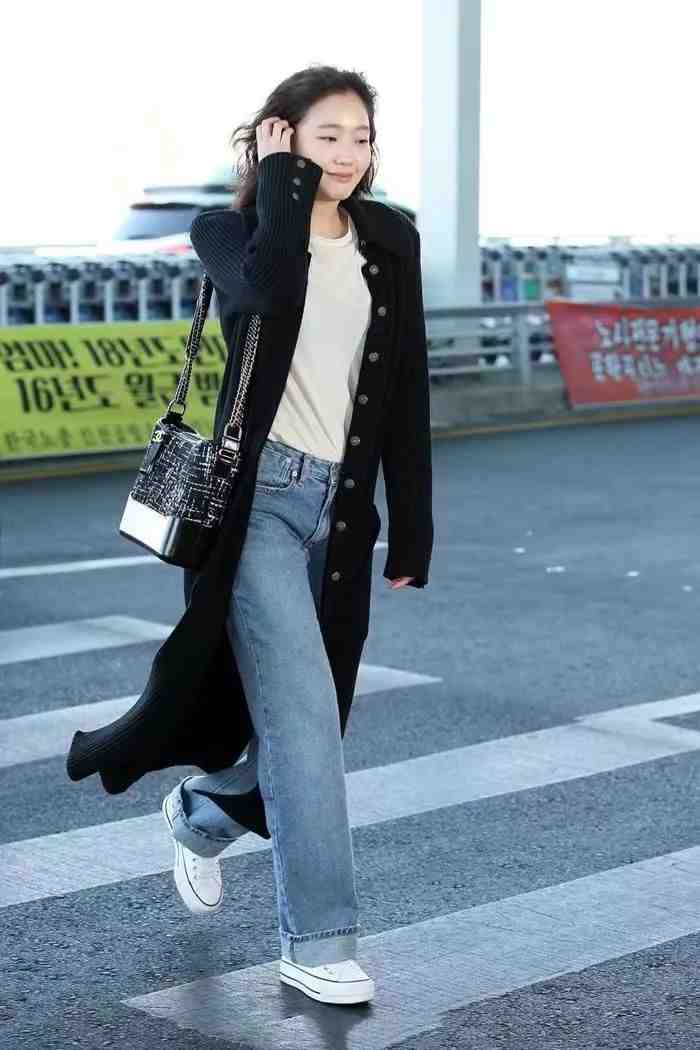 女明星機場照，星光下的溫馨瞬間