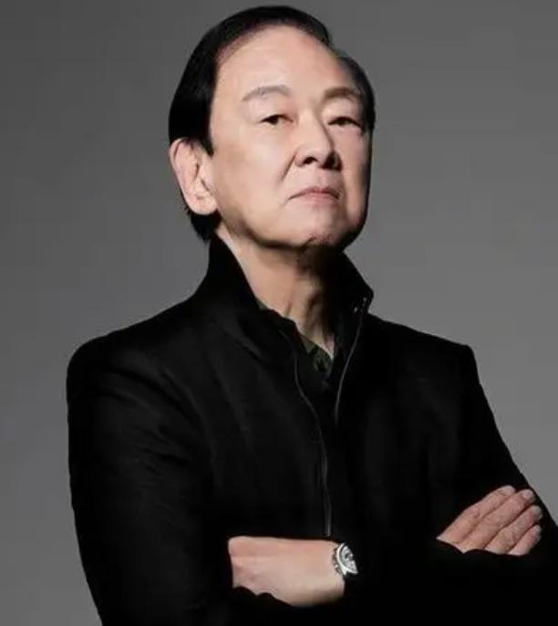 虎口脫險(xiǎn)演員的高科技未來體驗(yàn)革命先鋒