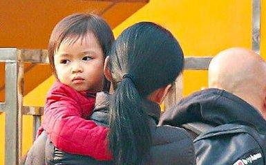 揭秘明星真實面孔,正面照展現璀璨光環下的真實風采