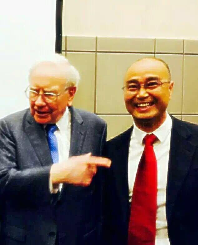 中國(guó)出版?zhèn)髅焦善保瑫?shū)籍的力量與自信的熱浪