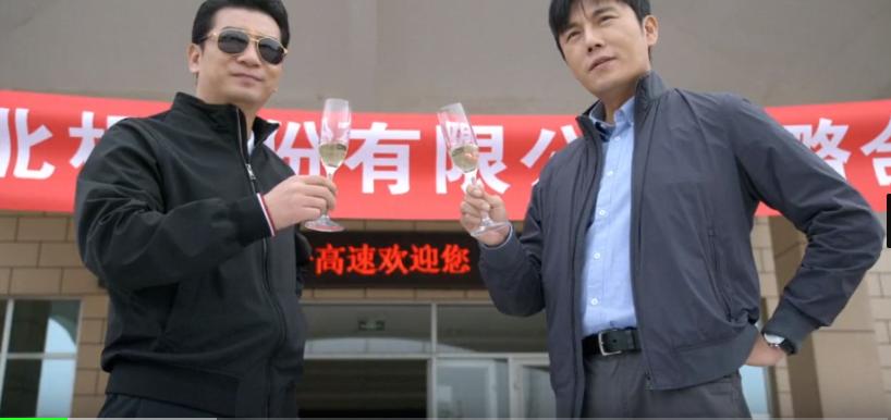 中國(guó)出版?zhèn)髅焦善保瑫?shū)籍的力量與自信的熱浪