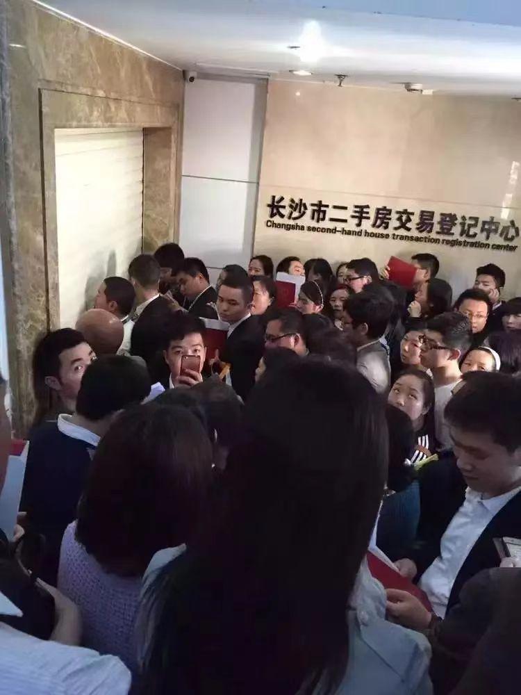 2025年房產(chǎn)贈(zèng)與過戶政策解讀，一場(chǎng)心靈之旅