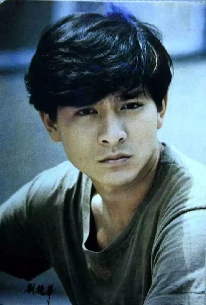 香港男明星照片，獲取與欣賞的詳細步驟指南