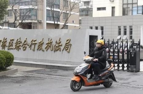 柯橋交通事故最新動(dòng)態(tài)及小巷美食探秘,雙重焦點(diǎn)揭秘當(dāng)?shù)仫L(fēng)情與事故進(jìn)展