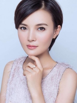 王偉女演員，自然美景中的心靈尋覓與寧靜之樂