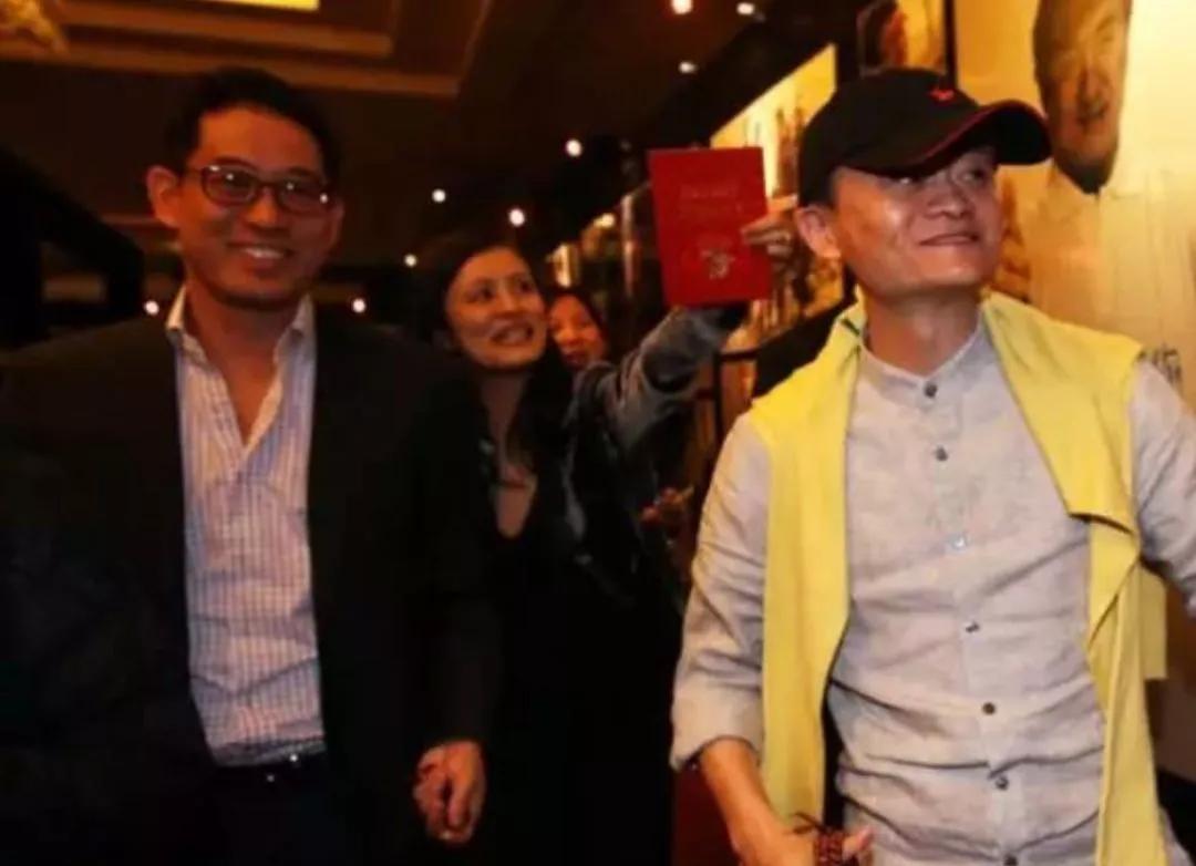 明星與佛珠,信仰與時尚的完美交融