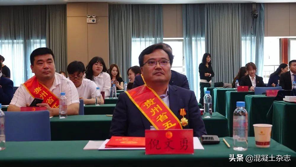 特色小店的奇妙故事,小巷中的秘密寶藏與故事比賽獎狀榮耀時刻