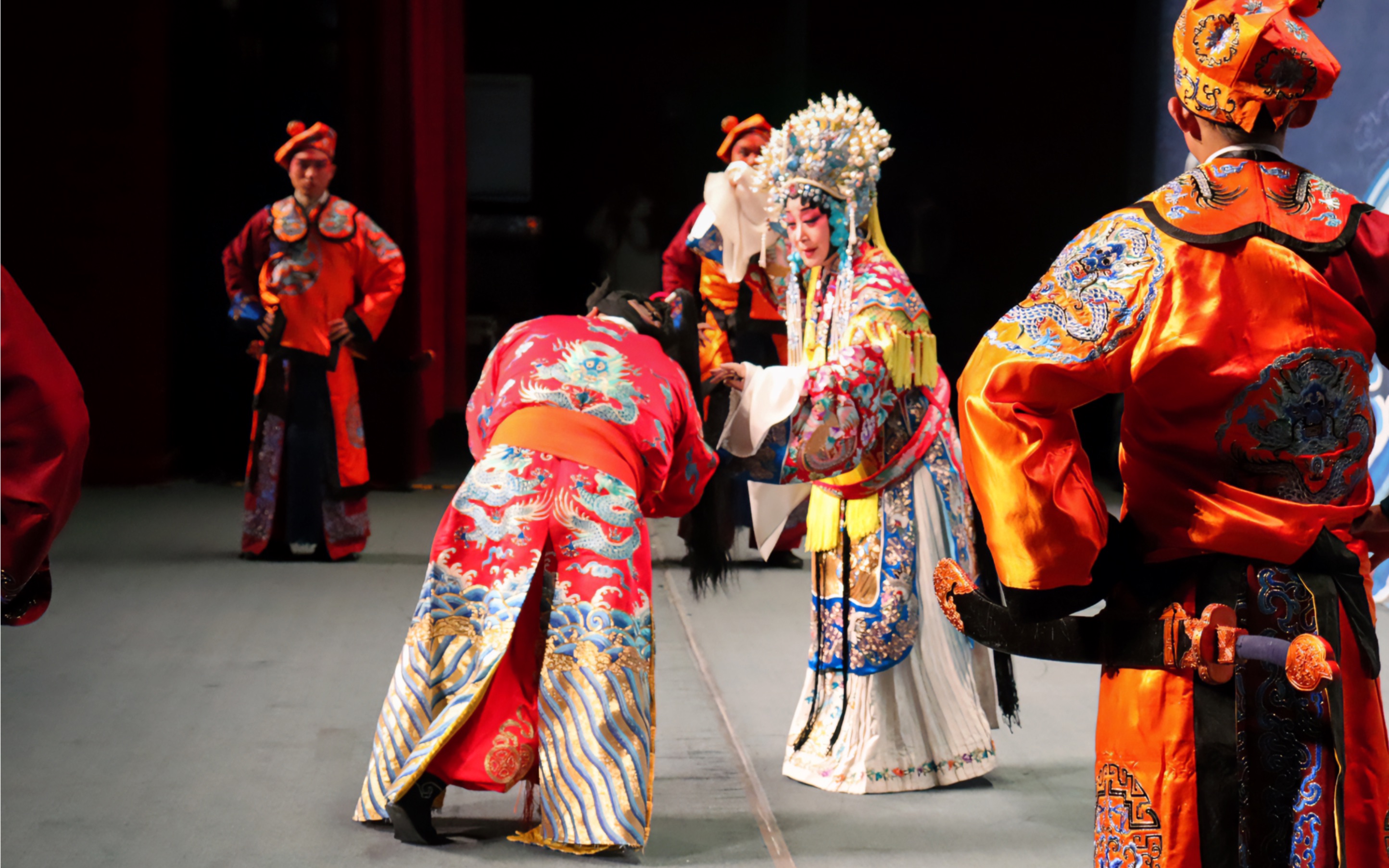 回溯經典，奏劇最新背后的時代變遷與重大事件解析