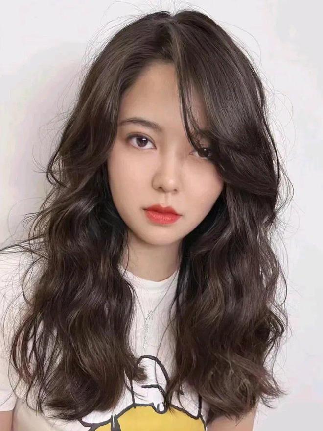 女燙發最新趨勢，時尚變遷中的潮流引領力量