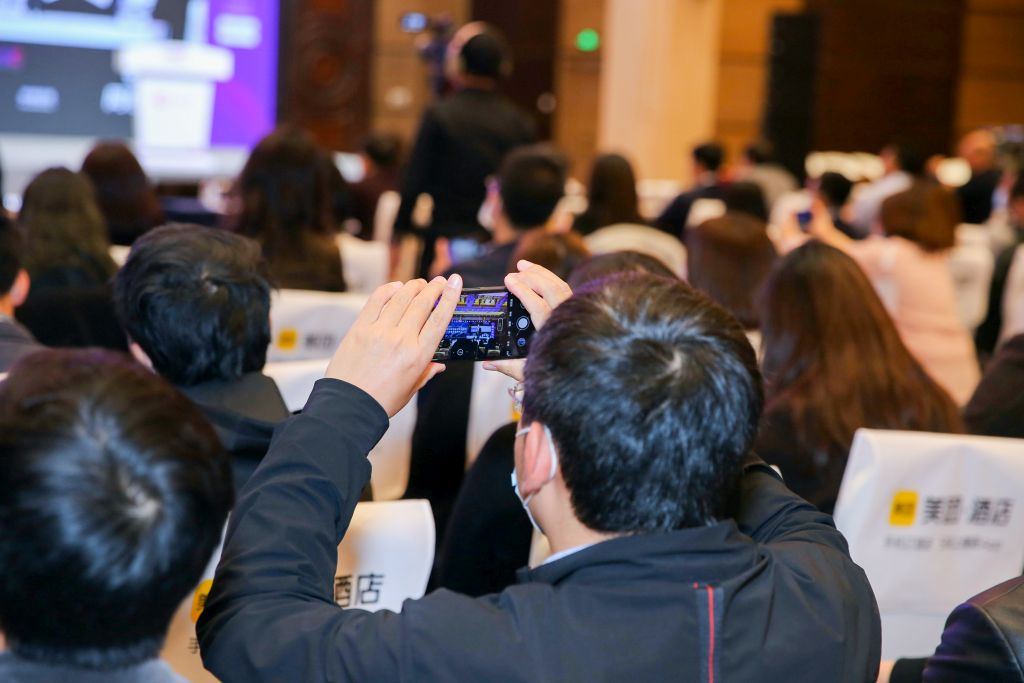 瞬間魅力，最新現場照片帶你感受震撼瞬間