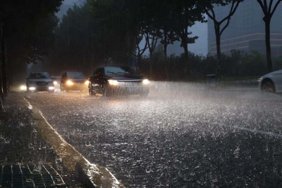 應對暴雨天氣的步驟指南，從初學者到進階用戶的全方位指南（最新暴雨應對資訊）
