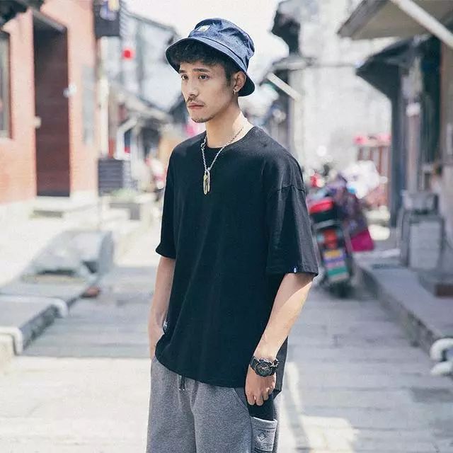 最新潮人引領潮流風尚,定義時代潮流標桿