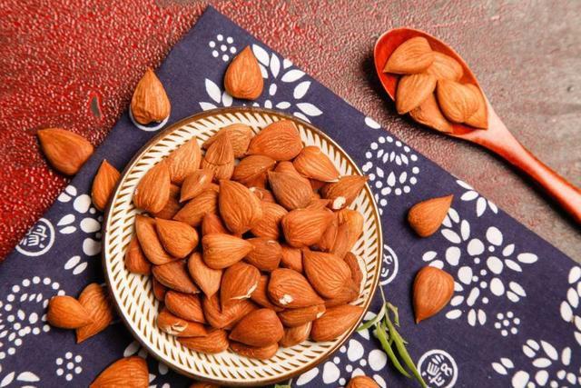 杏仁最新價格大揭秘，小紅書分享杏仁價格走勢??