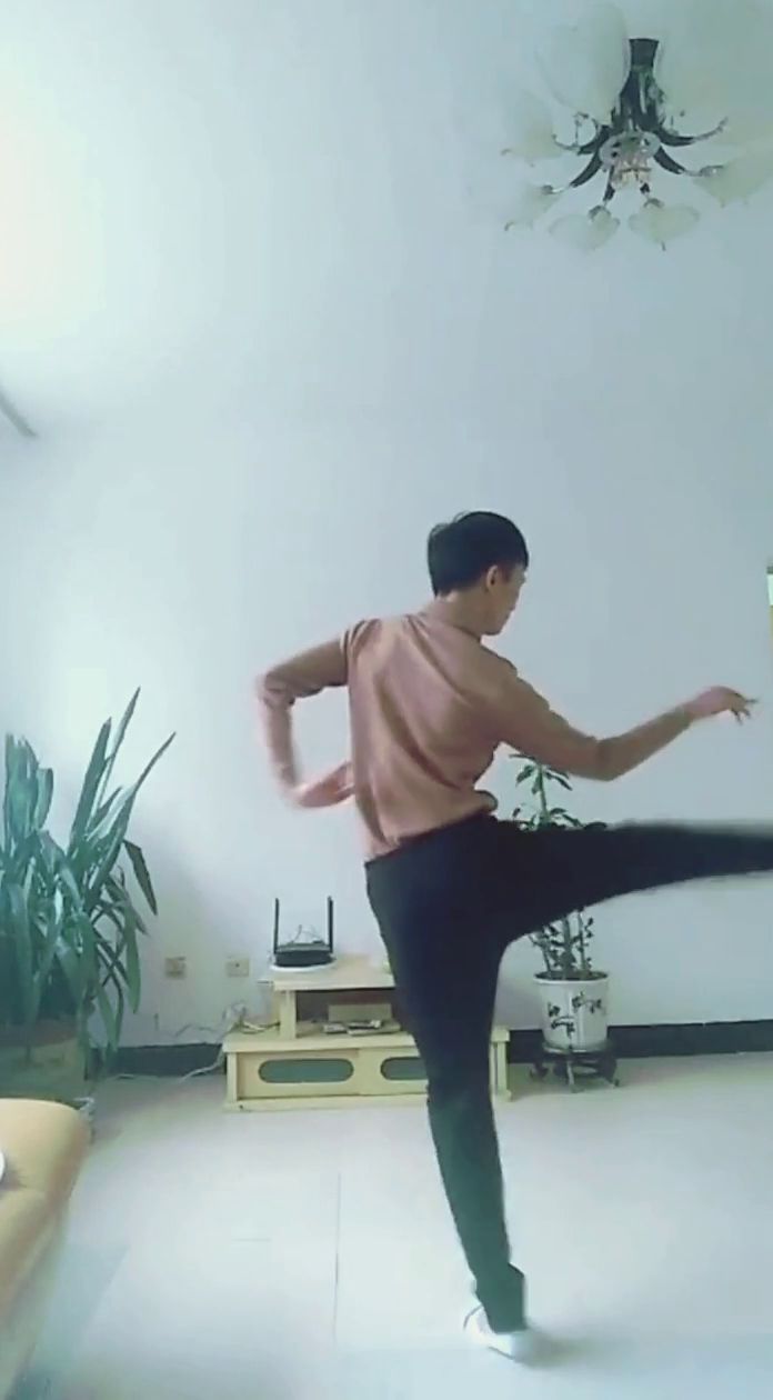 最新舞姿，舞動自信，擁抱變化的力量