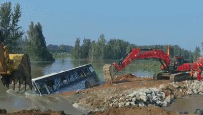 抗洪最新動態,洪水之外的內心平靜之旅